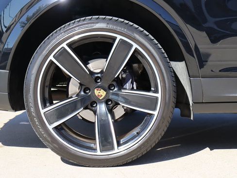 Used 2021 Porsche Cayenne Coupe image 56