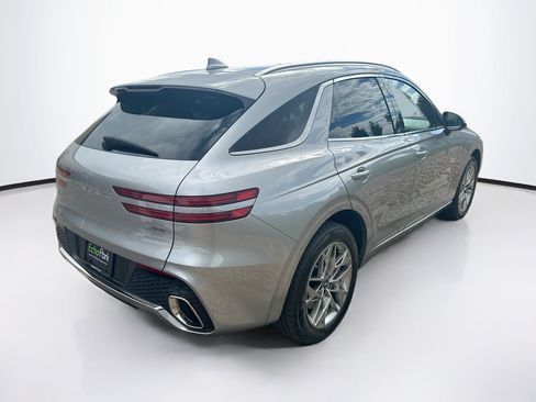 Used 2025 Genesis GV70 2.5T AWD/4WD image 9