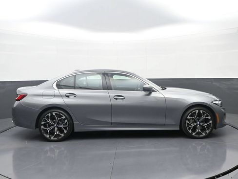 Used 2025 BMW 330i xDrive Sedan AWD/4WD image 8