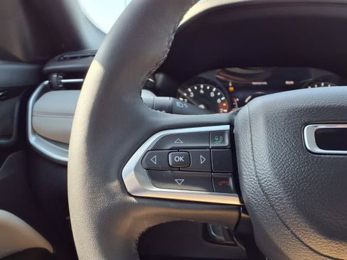 Used 2025 Jeep Compass Limited AWD/4WD image 11