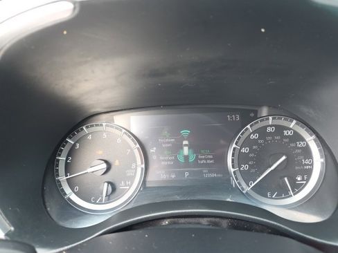 Used 2020 Toyota Highlander XLE image 20