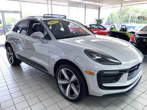 Used 2023 Porsche Macan image 3