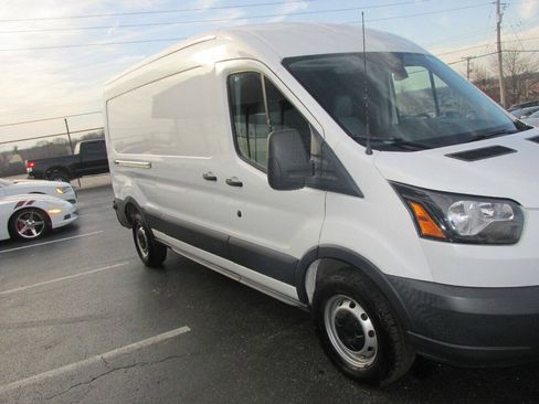 Used 2018 Ford Transit 250 148 Medium Roof RWD image 46