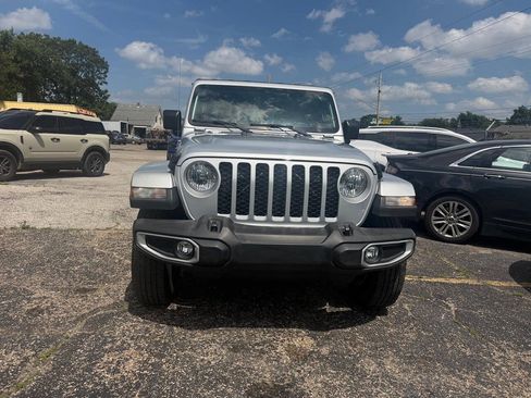 Used 2023 Jeep Gladiator Sport AWD/4WD image 2