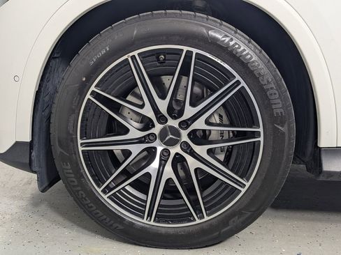 Used 2025 Mercedes-Benz GLC 43 AMG 4MATIC image 9