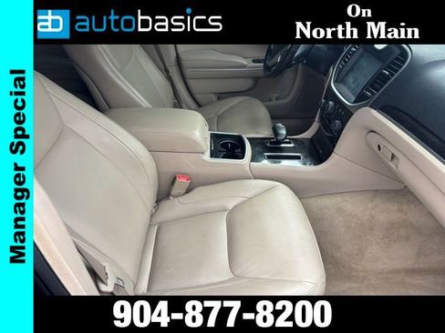 Used 2013 Chrysler 300 AWD w/ Driver Convenience Group image 16