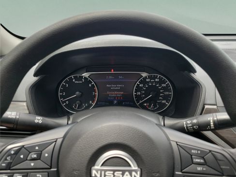 Used 2024 Nissan Altima 2.5 SV FWD image 25