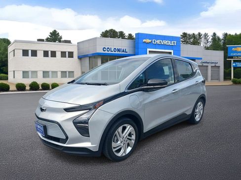 Used 2023 Chevrolet Bolt LT FWD image 1