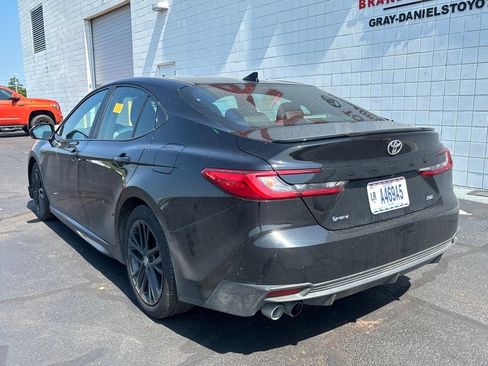 Used 2025 Toyota Camry SE FWD image 6