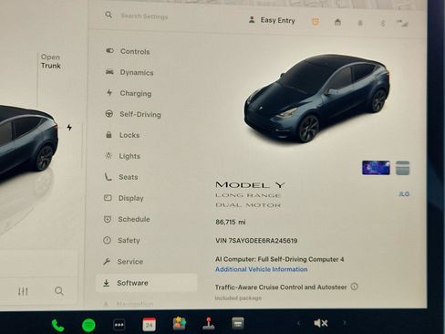 Used 2024 Tesla Model Y Long Range AWD/4WD image 12