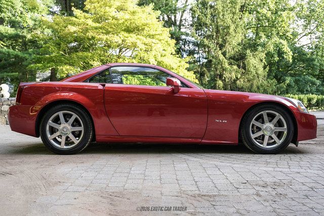 Used 2004 Cadillac XLR RWD image 19