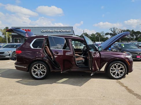 Used 2022 BMW X7 xDrive40i w/ Executive Package image 12