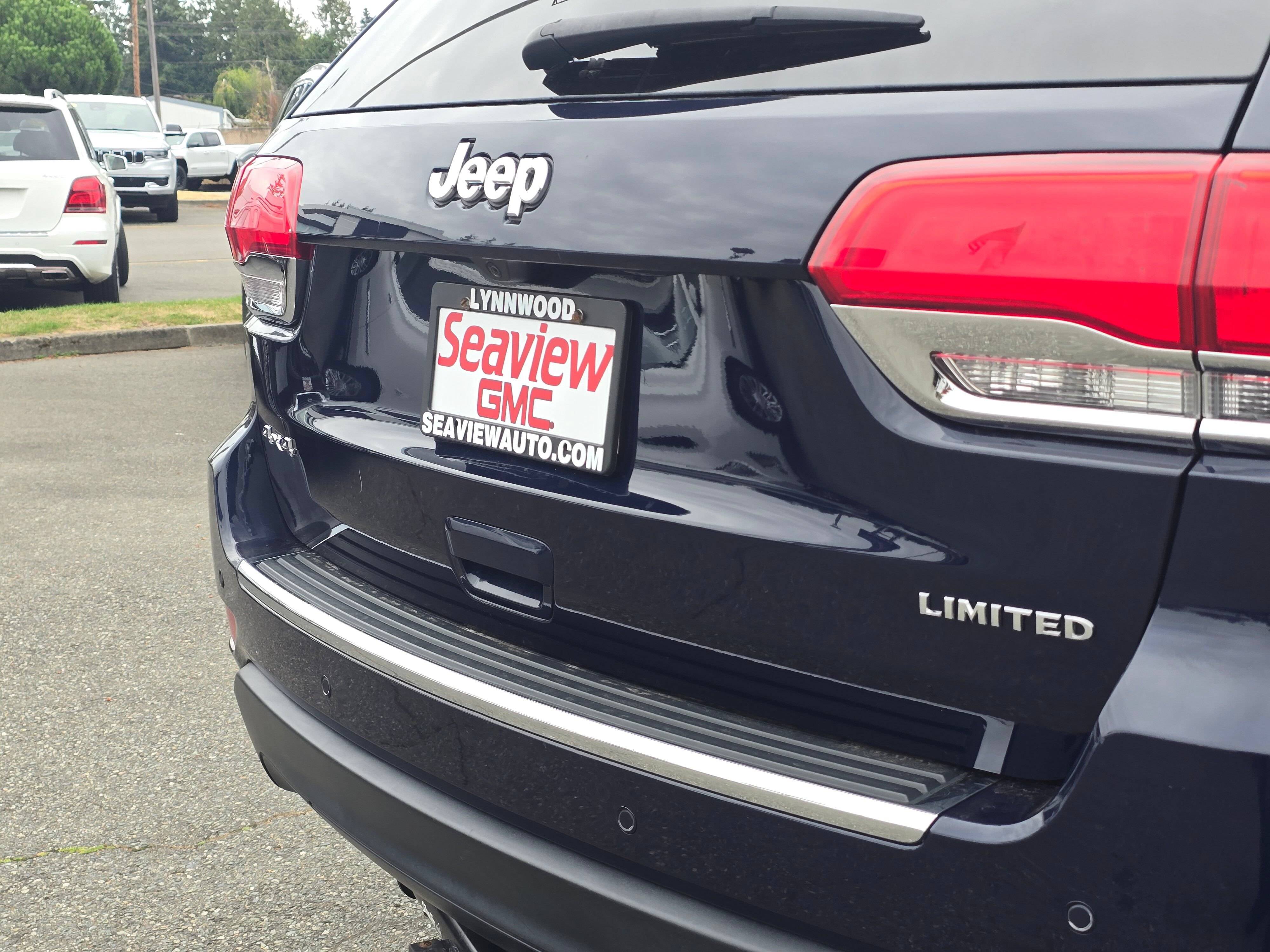Used 2017 Jeep Grand Cherokee Limited AWD/4WD image 13
