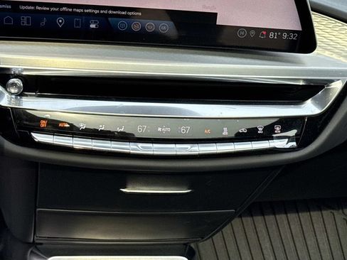 Used 2024 Cadillac Lyriq Luxury AWD/4WD image 14