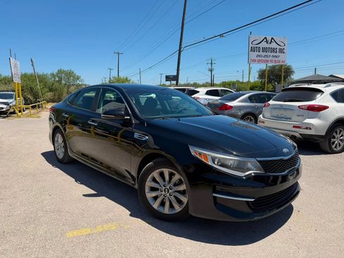 Used 2018 Kia Optima LX w/ 17" Alloy Wheels Package FWD image 2