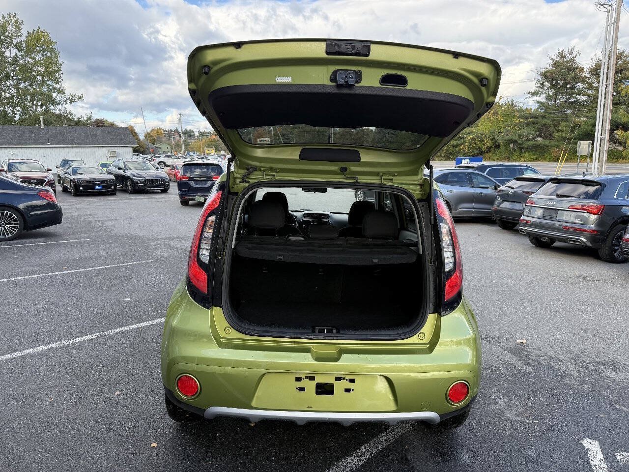 Used 2019 Kia Soul + FWD image 11