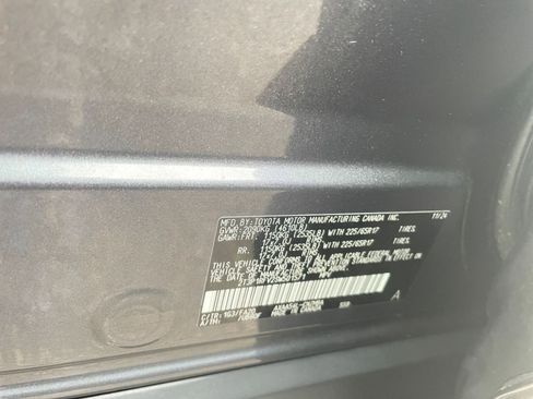 Used 2025 Toyota RAV4 XLE image 29