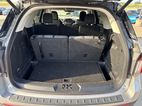 Used 2025 Ford Explorer Active RWD image 9