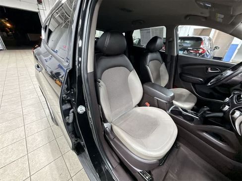 Used 2011 Hyundai Tucson GLS w/ Navigation Pkg 2 image 16