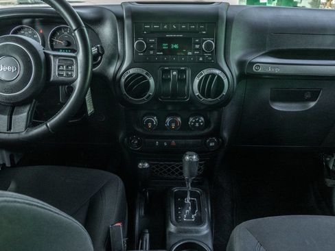 Used 2016 Jeep Wrangler Sport w/ Quick Order Package 24S AWD/4WD image 18