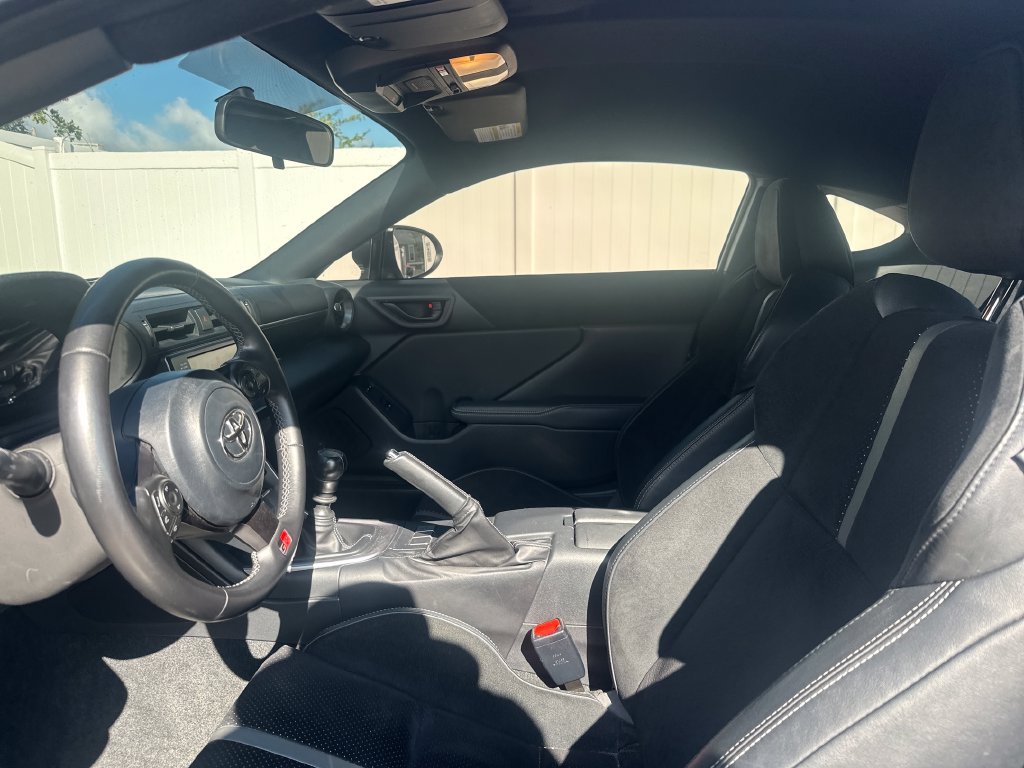 Used 2022 Toyota GR86 Premium w/ ALL Weather Mat Package (TMS) RWD image 32