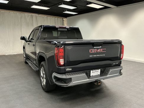 Used 2024 GMC Sierra 1500 SLE w/ Preferred Package AWD/4WD image 3
