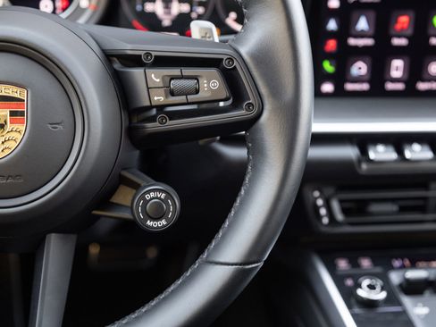 Certified 2022 Porsche 911 Turbo S AWD/4WD image 18