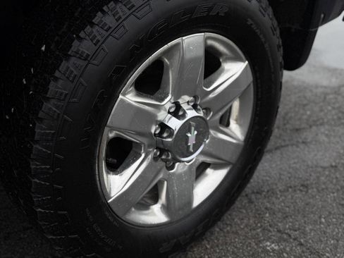 Used 2020 Chevrolet Silverado 2500 LTZ image 11