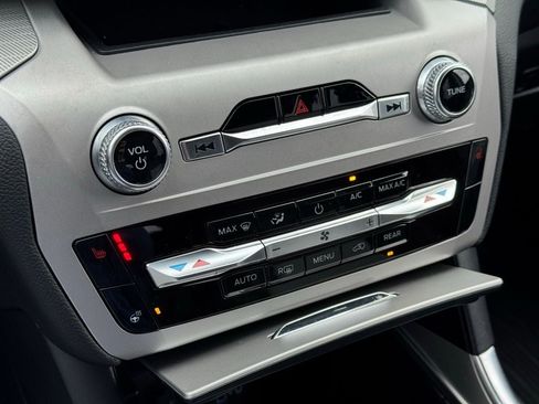 Certified 2022 Ford Explorer XLT w/ Equipment Group 202A image 36