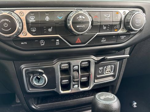 Used 2022 Jeep Wrangler Unlimited Sport AWD/4WD image 22