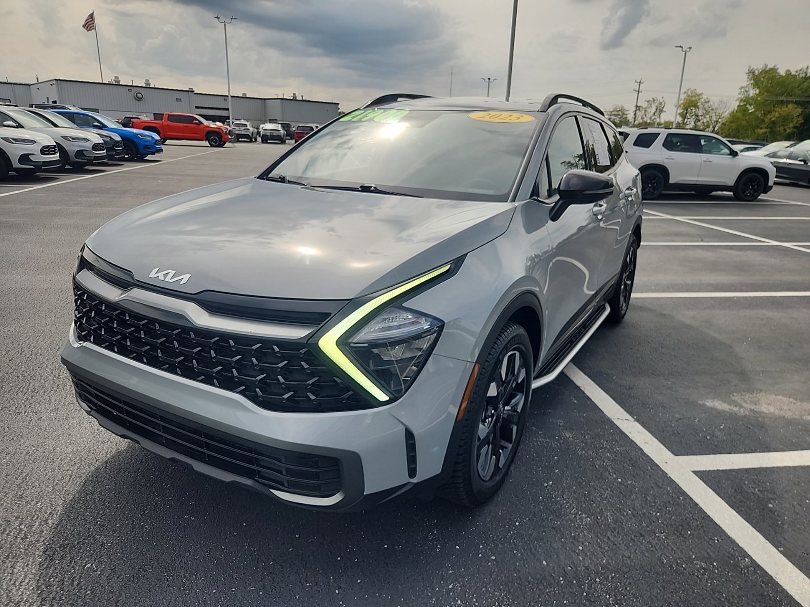 Used 2023 Kia Sportage X-Line AWD/4WD image 2