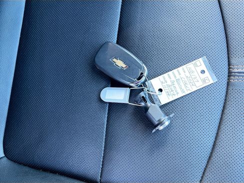 Used 2024 Chevrolet Equinox Premier AWD/4WD image 33