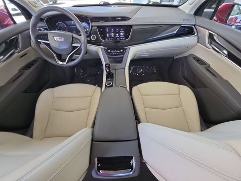 Used 2023 Cadillac XT6 Premium Luxury w/ LPO, Premium Carpet Package FWD image 21