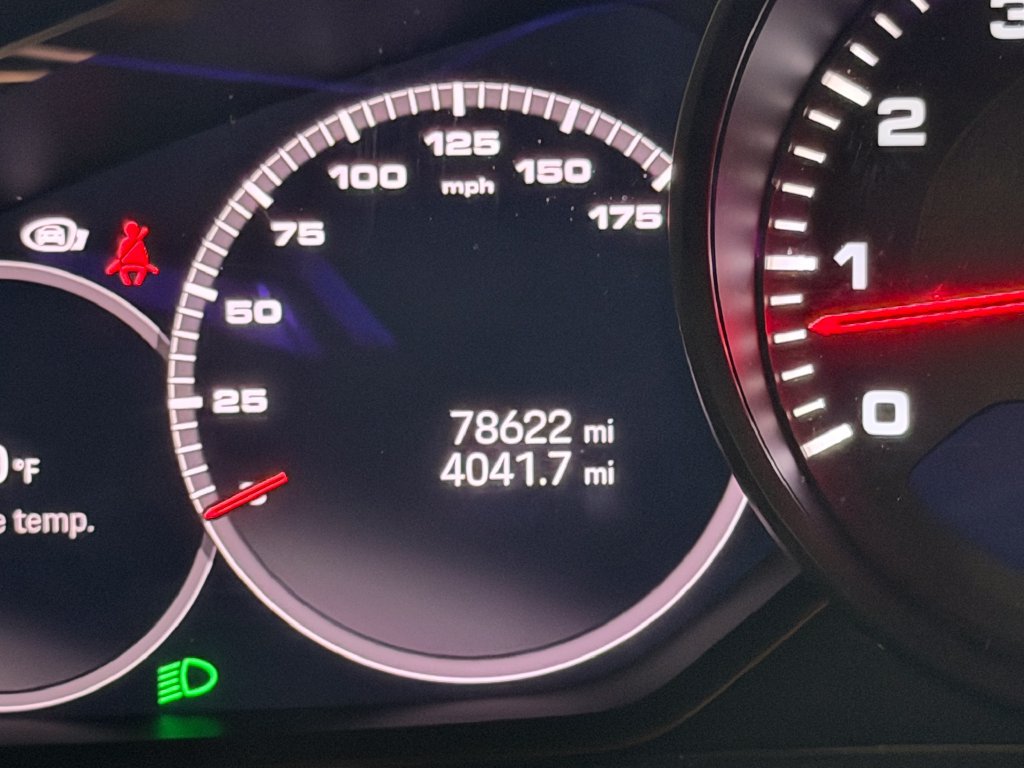 Certified 2022 Porsche Cayenne AWD/4WD image 22