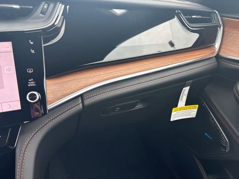 New 2026 Jeep Grand Cherokee L Summit AWD/4WD image 26