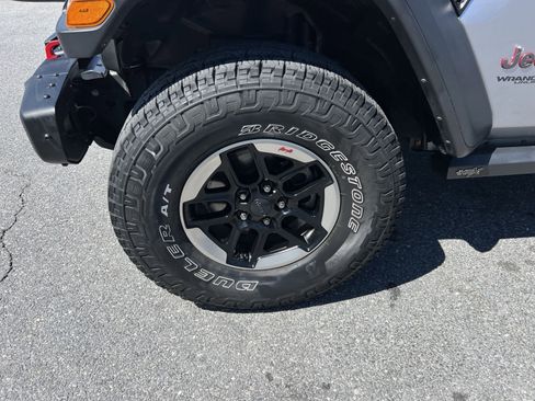 Used 2018 Jeep Wrangler Unlimited Rubicon w/ Steel Bumper Group image 12