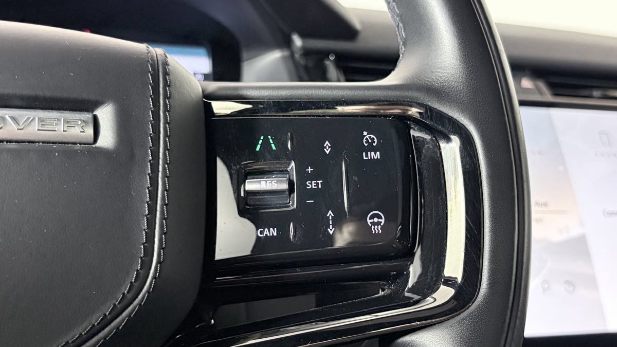 Used 2025 Land Rover Range Rover Velar Dynamic SE AWD/4WD image 18