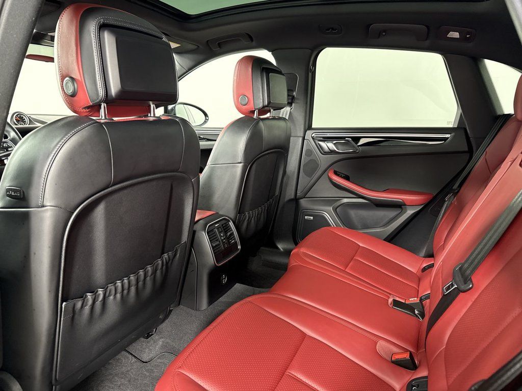 Certified 2021 Porsche Macan AWD/4WD image 26