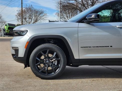 New 2025 Jeep Grand Cherokee L Limited image 6
