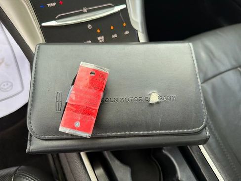 Used 2014 Lincoln MKZ AWD image 20