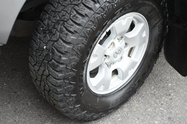 Used 2015 Toyota Tacoma 4x4 Double Cab w/ TRD Off-Road Package image 11