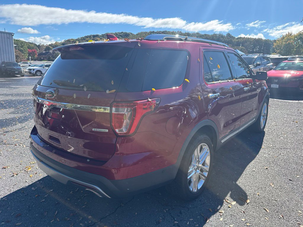 Used 2017 Ford Explorer Limited w/ Equipment Group 301A FWD image 4