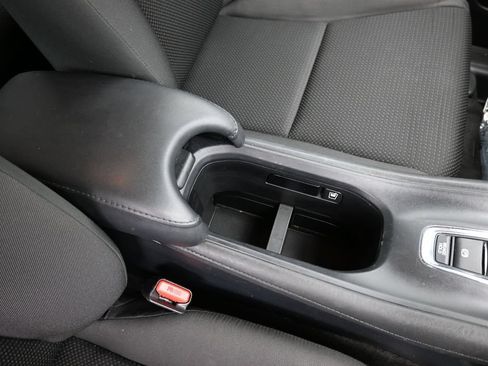 Certified 2022 Honda HR-V LX image 36