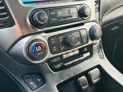 Used 2016 Chevrolet Suburban LT image 27