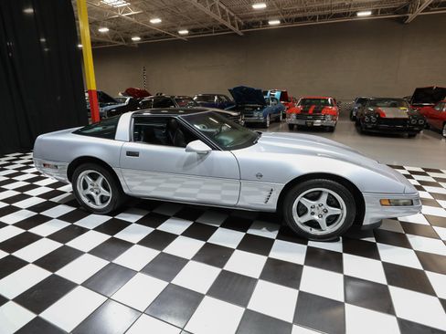 Used 1996 Chevrolet Corvette Coupe RWD image 19