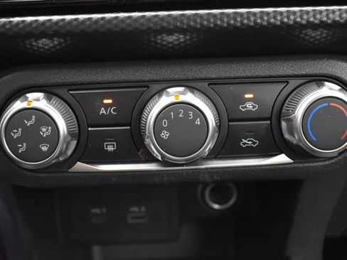 Used 2024 Nissan Kicks SV image 32