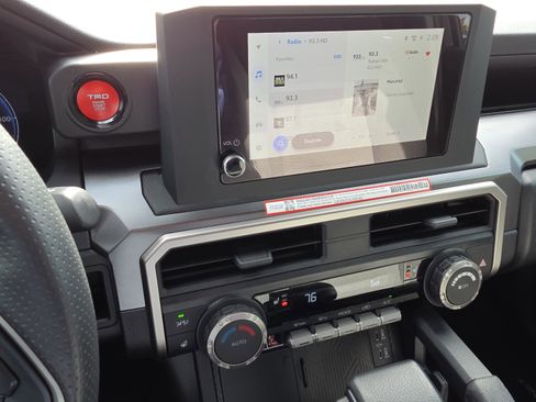 Certified 2025 Toyota 4Runner TRD Off Road image 15