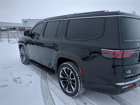 Used 2023 Jeep Wagoneer Series II w/ Premium Group I image 3