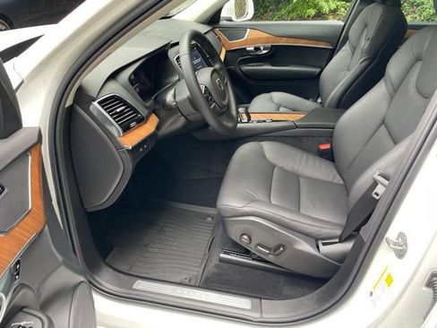 Certified 2025 Volvo XC90 T8 Plus w/ Protection Package Premier AWD/4WD image 10