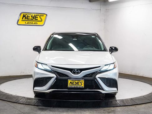 Used 2022 Toyota Camry XSE FWD image 6